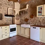 Traditional Stone House Дом отдыха