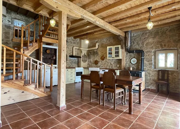 Traditional Stone House Dom wakacyjny Lazaráta