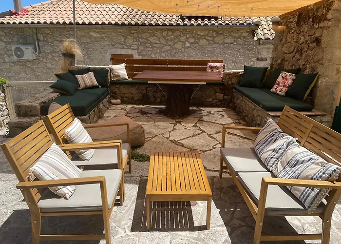Traditional Stone House Lazaráta