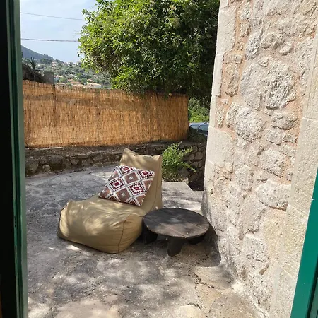 Traditional Stone House Nyaraló