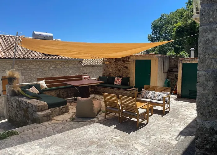 Traditional Stone House 度假居 Lazaráta